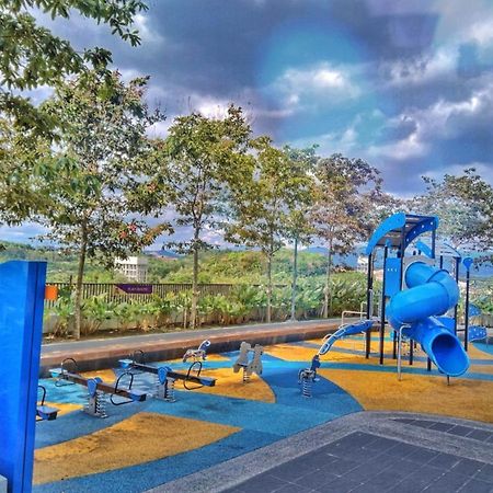 Mmg D'Tiara Homestay Kajang Bagian luar foto