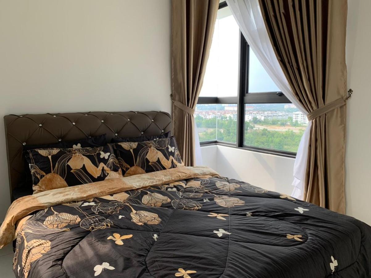 Mmg D'Tiara Homestay Kajang Bagian luar foto