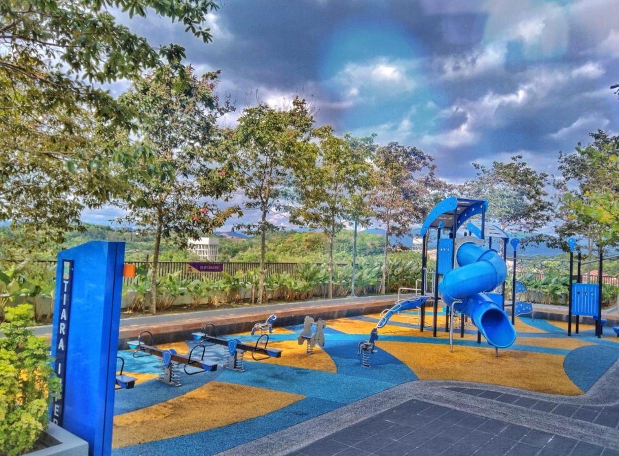 Mmg D'Tiara Homestay Kajang Bagian luar foto